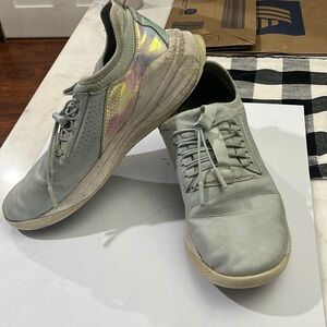 Well loved PSYCH nursing shoes.